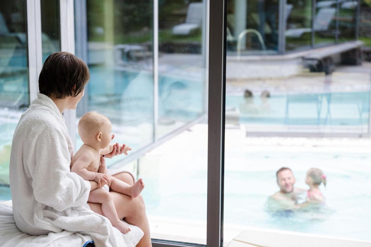 Alpholiday Dolomiti Wellness&Fun Hotel Dimaro Esterno foto