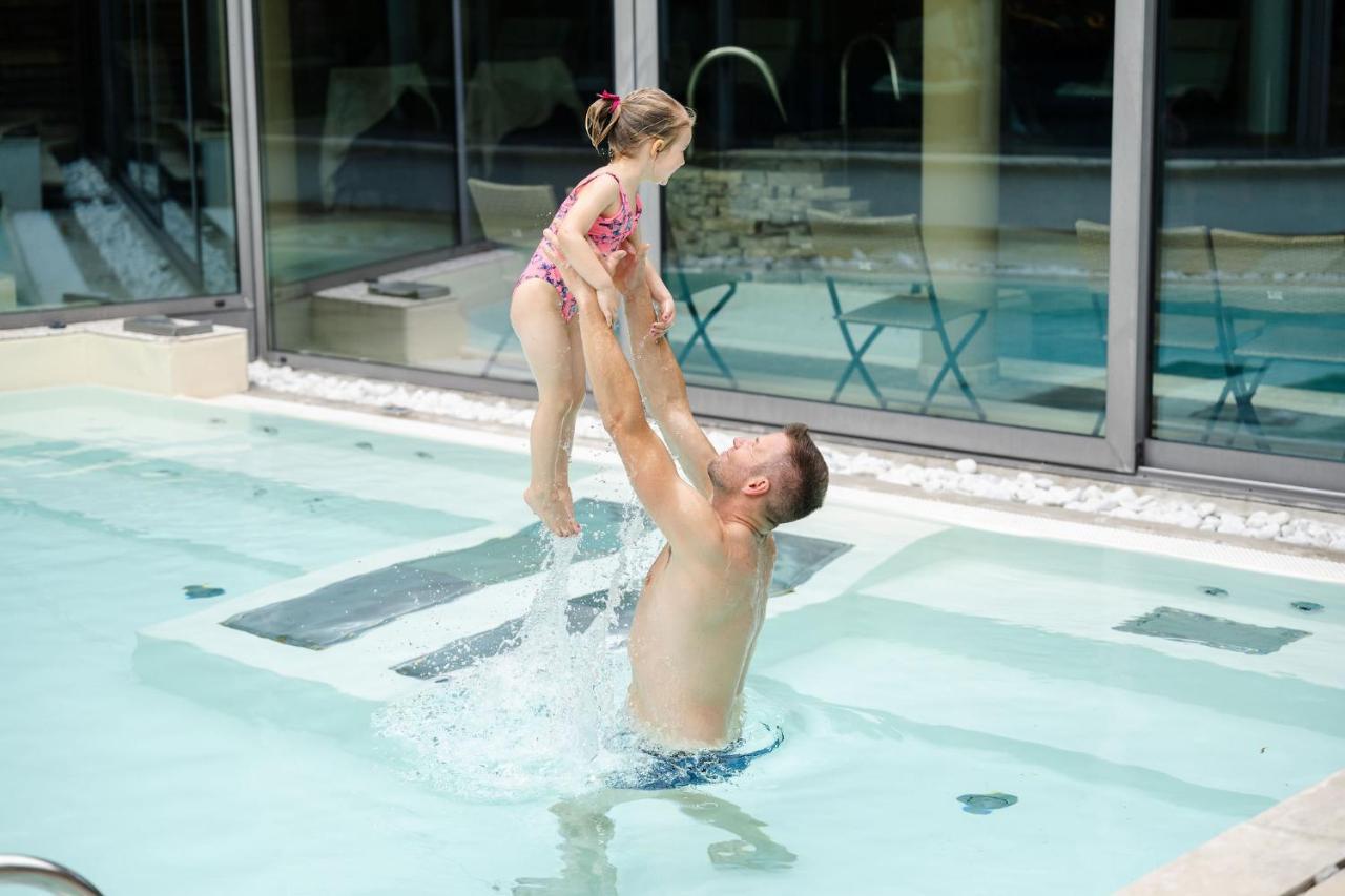 Alpholiday Dolomiti Wellness&Fun Hotel Dimaro Esterno foto