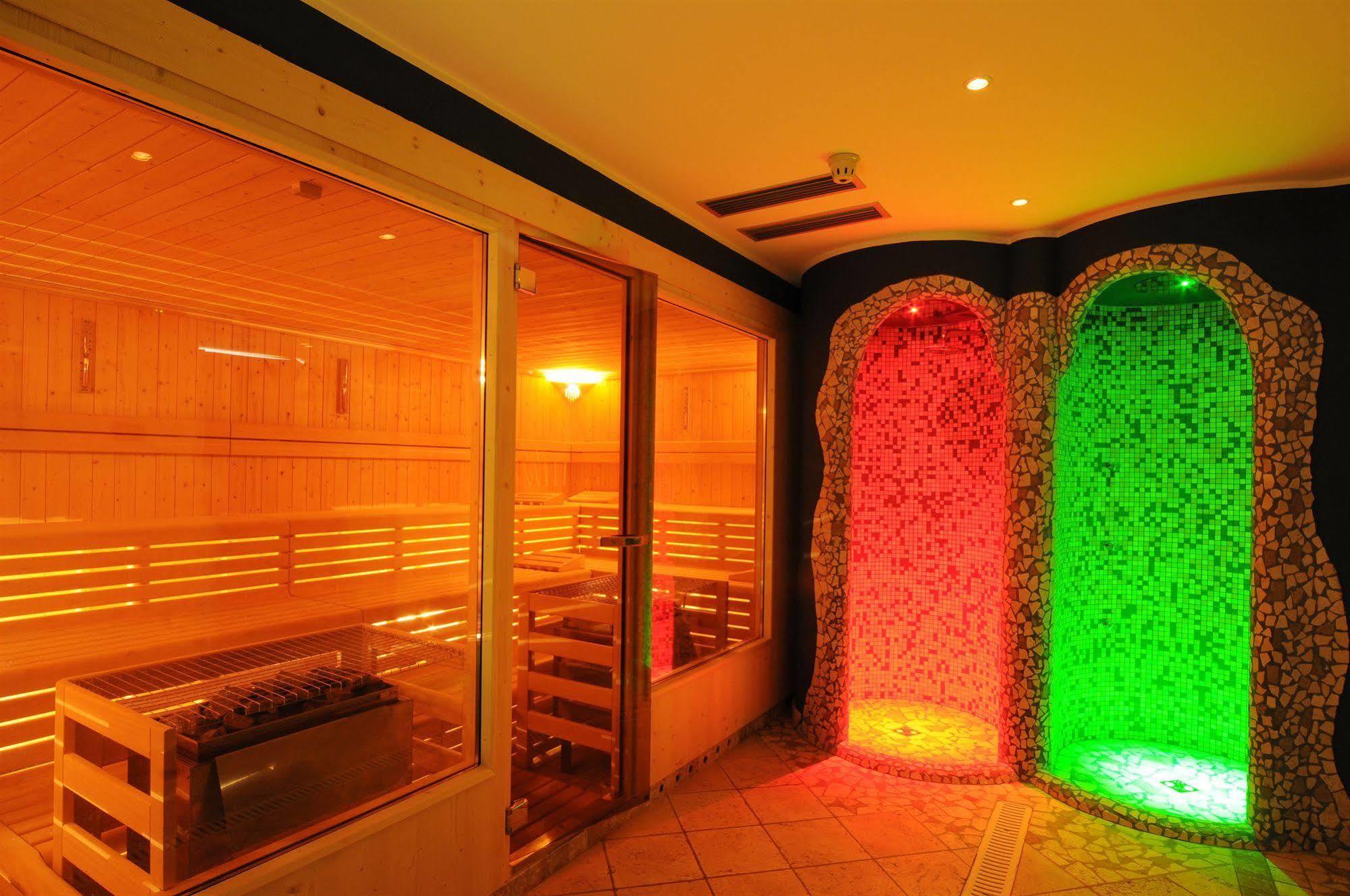 Alpholiday Dolomiti Wellness&Fun Hotel Dimaro Servizi foto