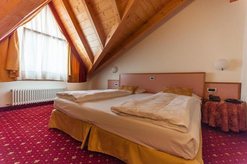 Alpholiday Dolomiti Wellness&Fun Hotel Dimaro Esterno foto